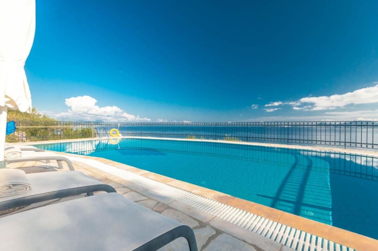 Villa Spyros Nisaki  Eksteriør billede